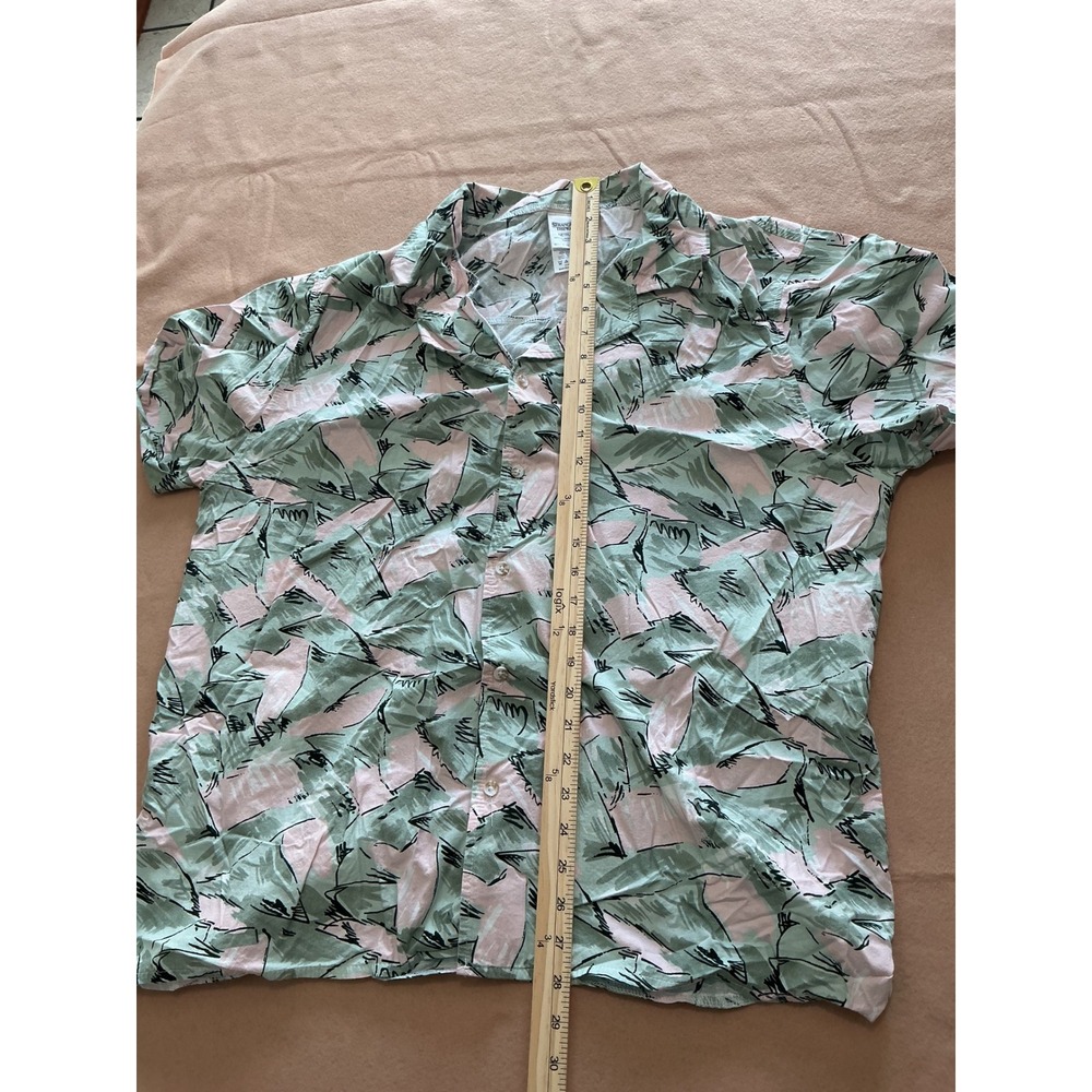 Stranger Things Hopper Shirt Adult XL Pink Green Excellent 80s Cosplay - Picture 4 of 8